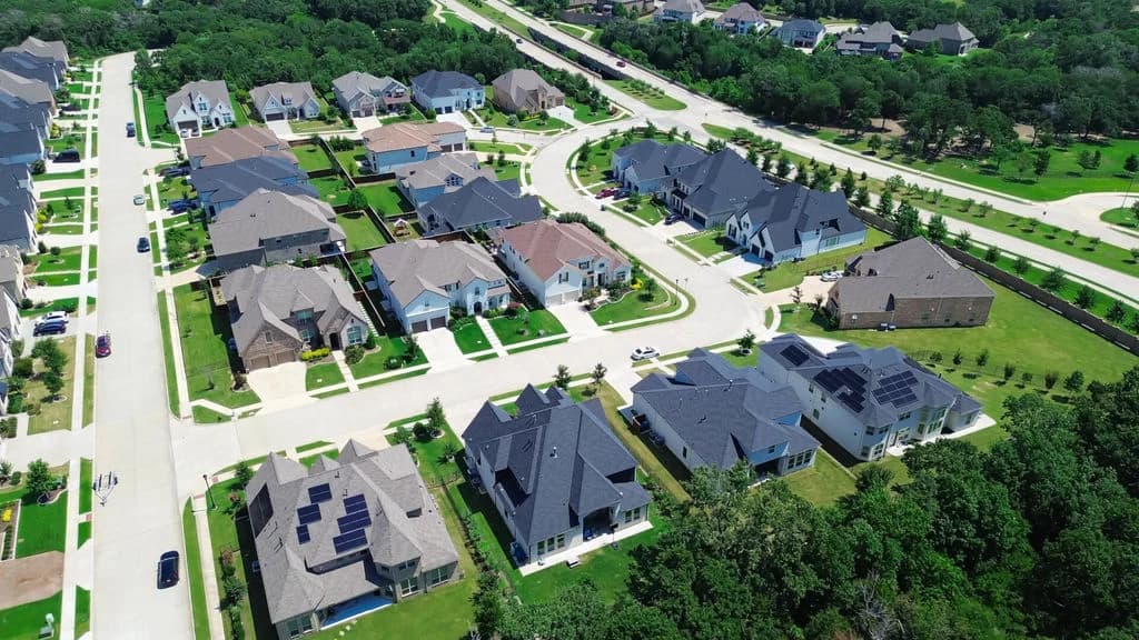 Aerial view of a new construction neighborhood in Dallas-Fort Worth